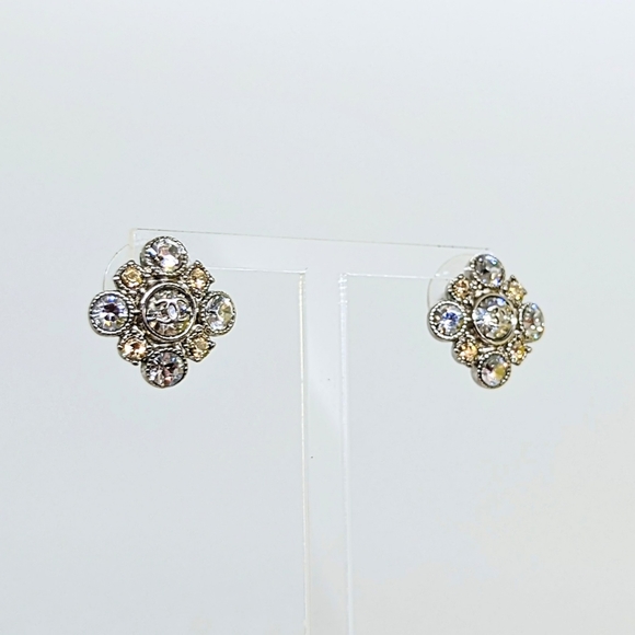CHANEL Cluster Argyle Champagne Diamond Square Pierced Earrings - Picture 11 of 14